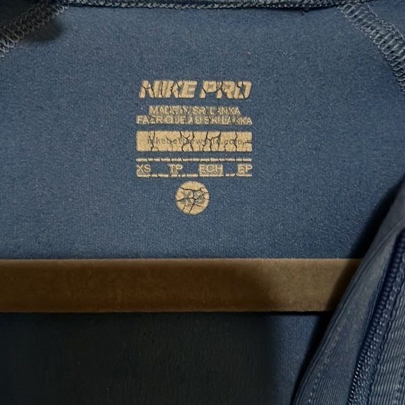COPY - Nike pro sweater - Picture 2 of 3